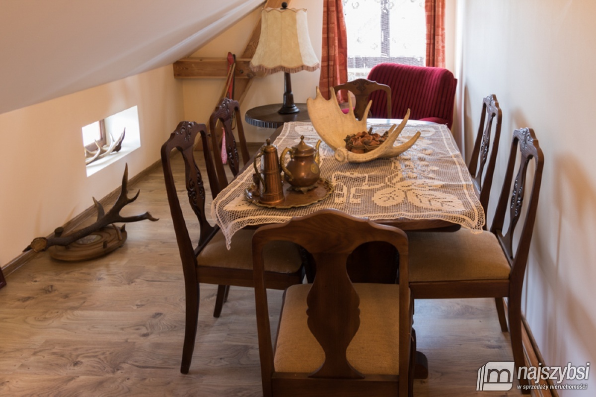 Dom  nad jeziorem. (24)