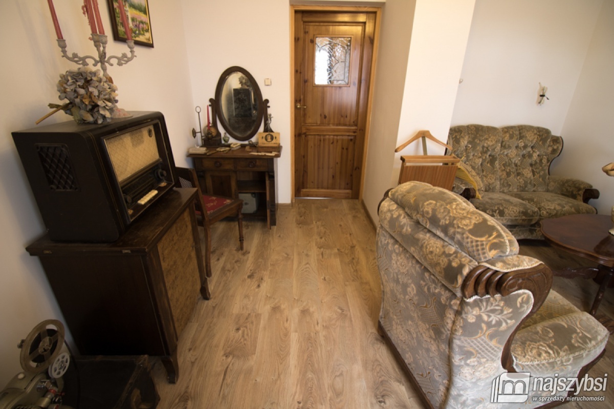 Dom  nad jeziorem. (25)