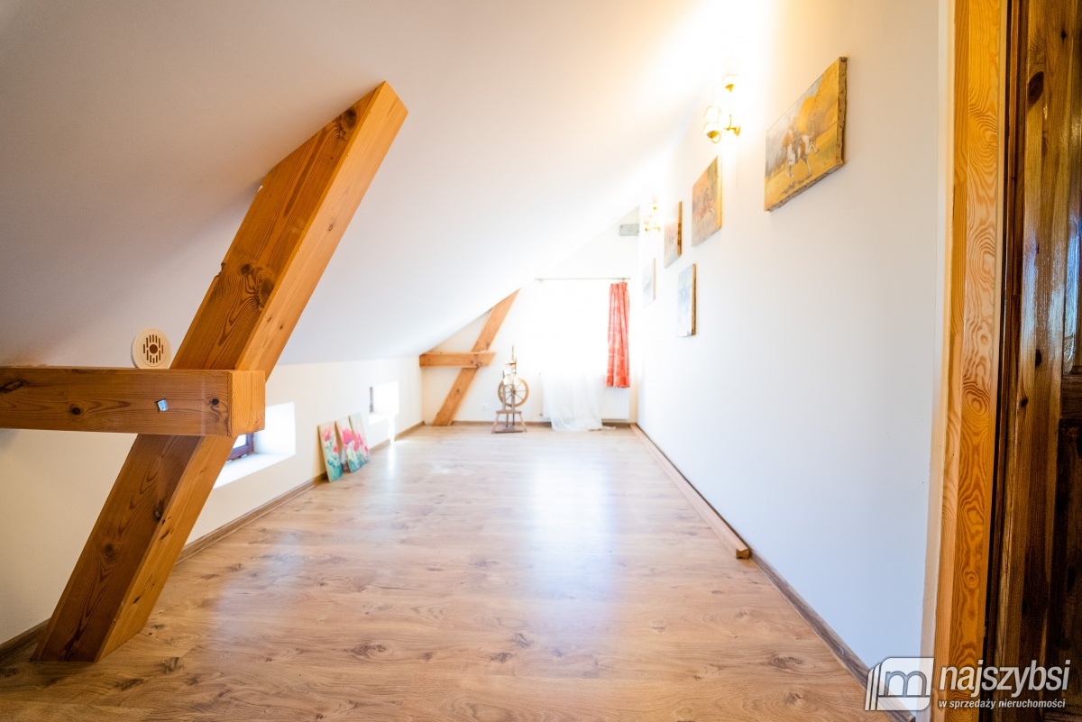 Dom  nad jeziorem. (26)