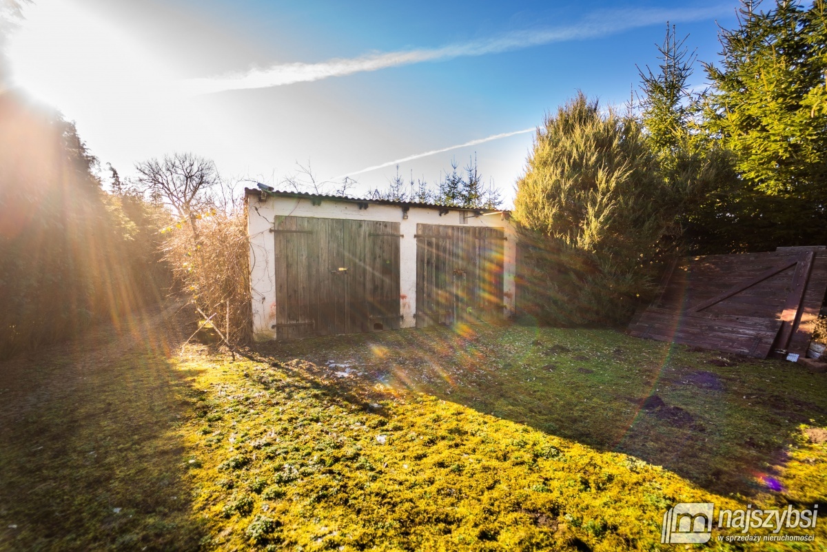 Dom  nad jeziorem. (34)