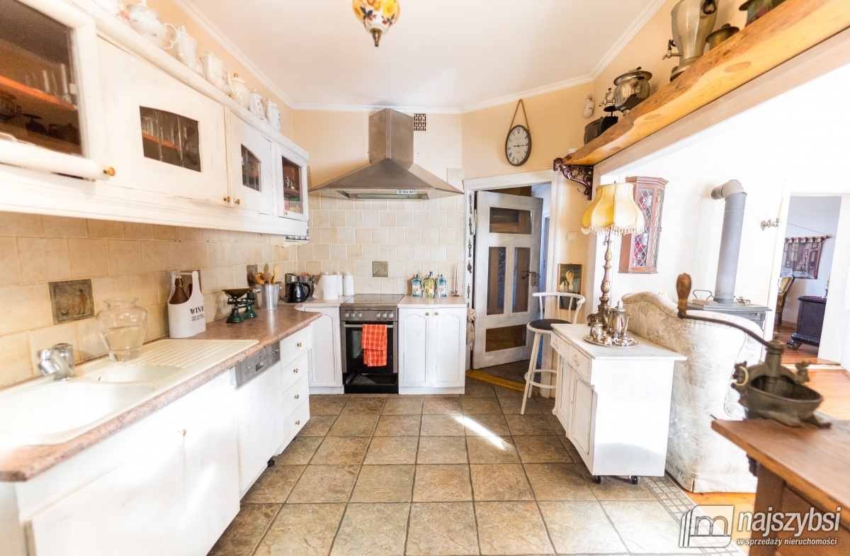 Dom  nad jeziorem. (8)