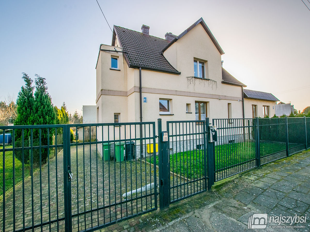 Trzebiatów- piętro domu z garażem (21)