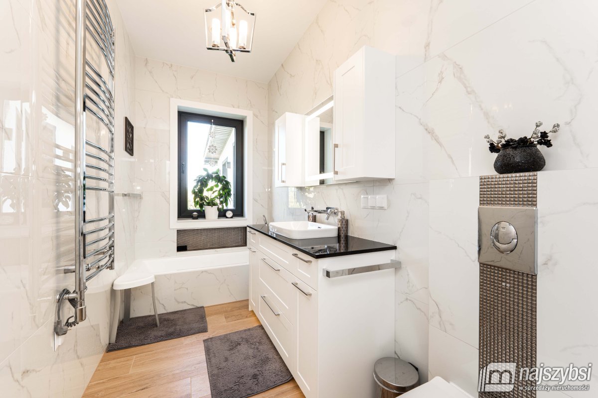 Ustronie Morskie- nowoczesny dom + 2 apartamenty (10)