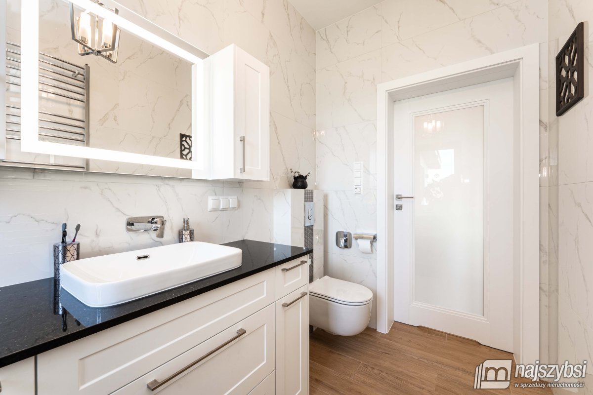 Ustronie Morskie- nowoczesny dom + 2 apartamenty (11)