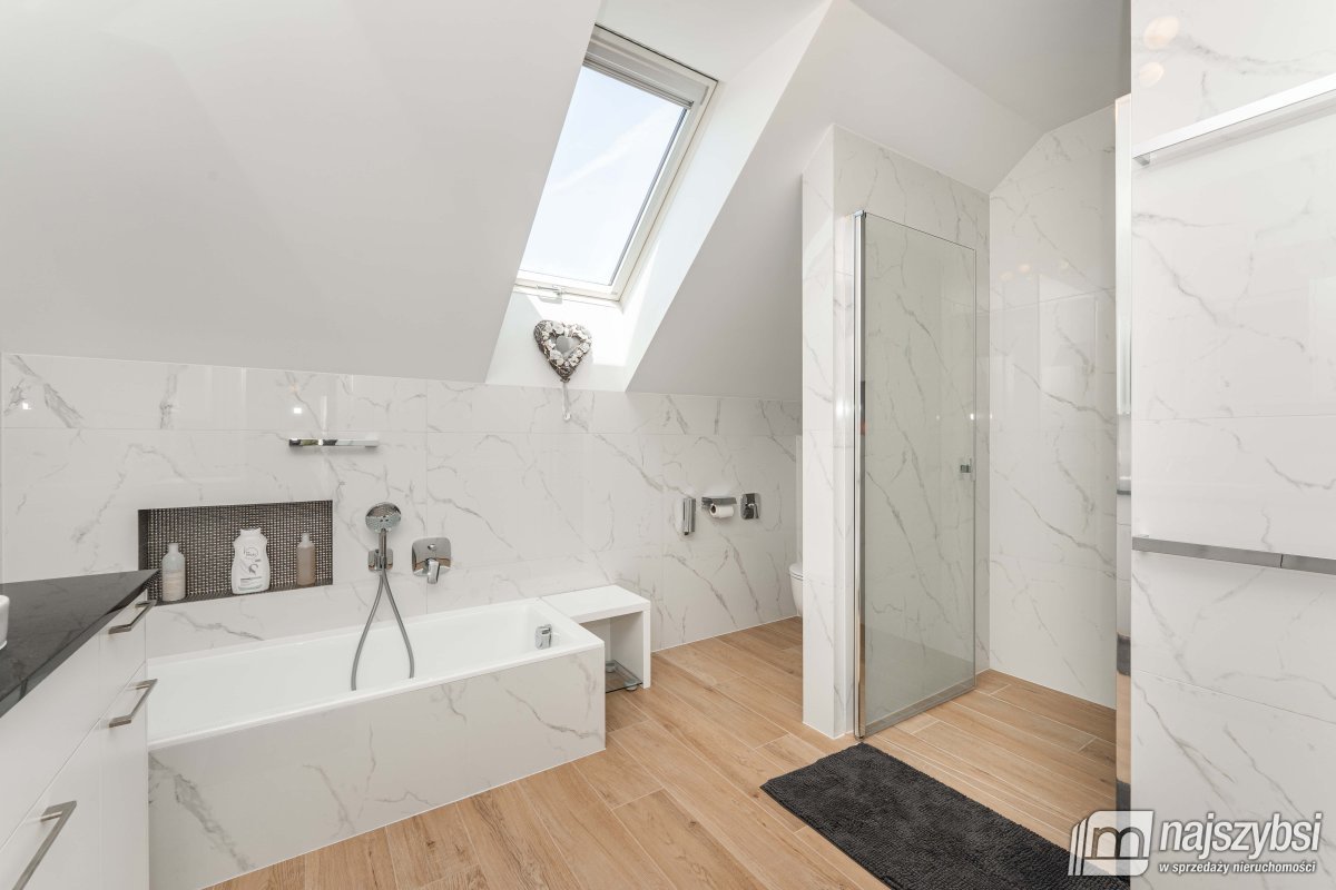 Ustronie Morskie- nowoczesny dom + 2 apartamenty (21)