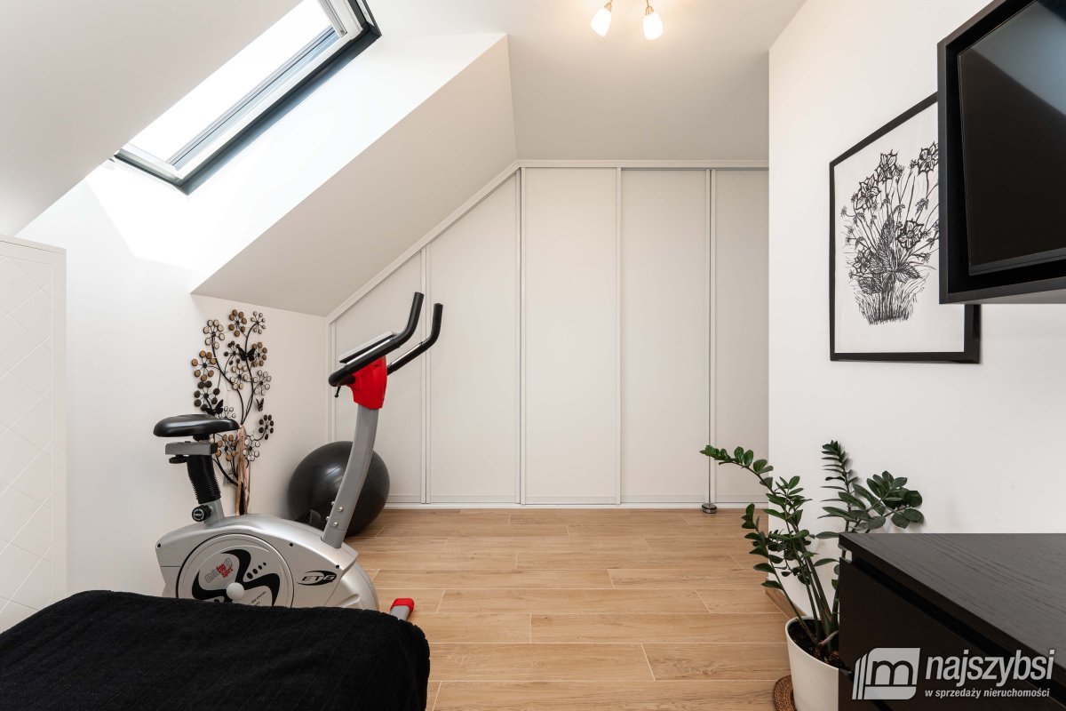 Ustronie Morskie- nowoczesny dom + 2 apartamenty (24)