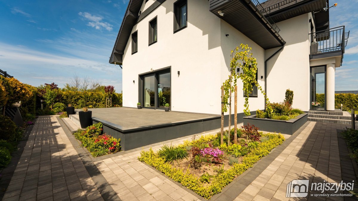 Ustronie Morskie- nowoczesny dom + 2 apartamenty (30)