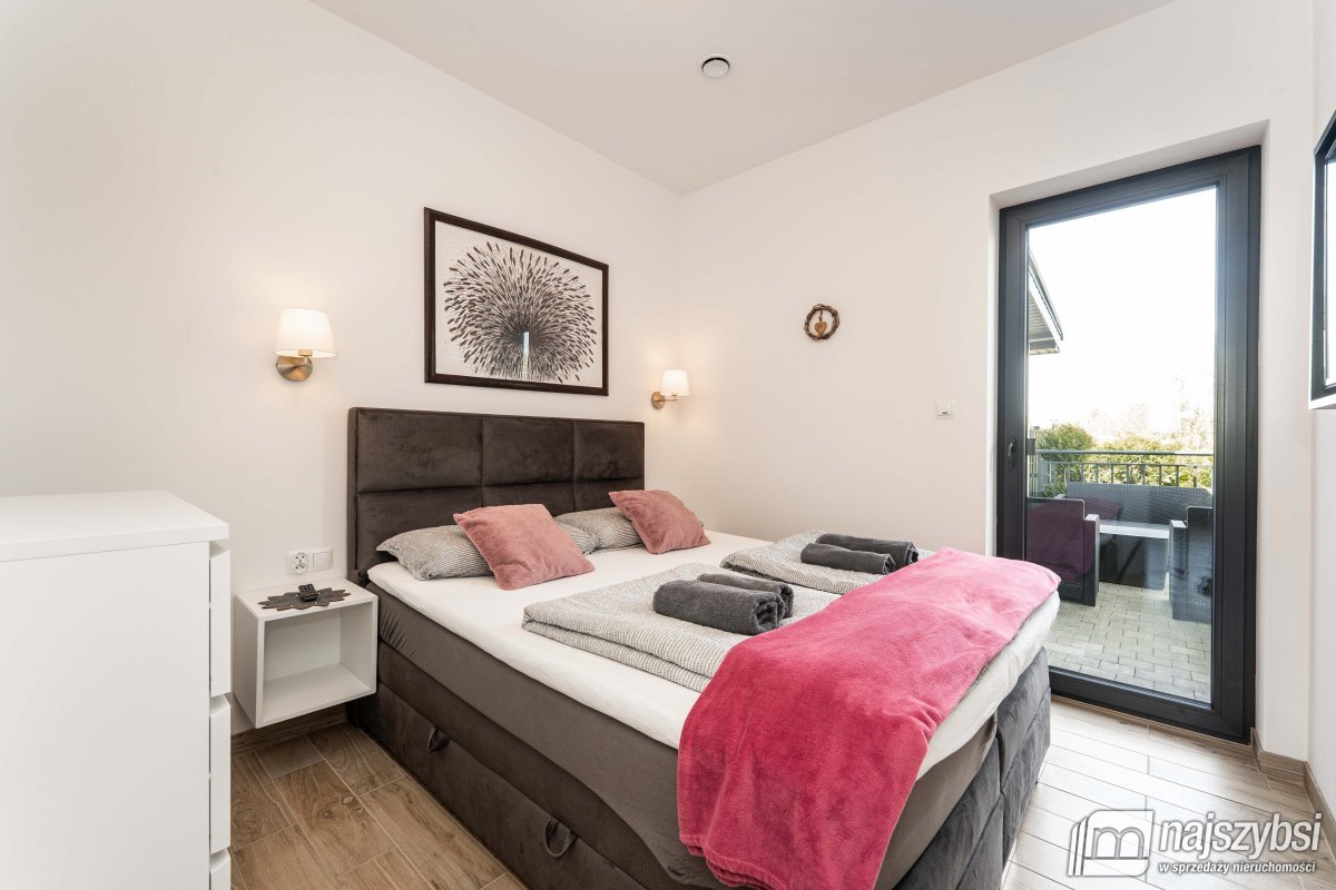 Ustronie Morskie- nowoczesny dom + 2 apartamenty (33)