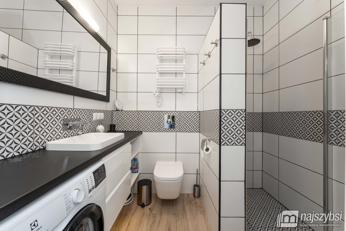 Ustronie Morskie- nowoczesny dom + 2 apartamenty (39)