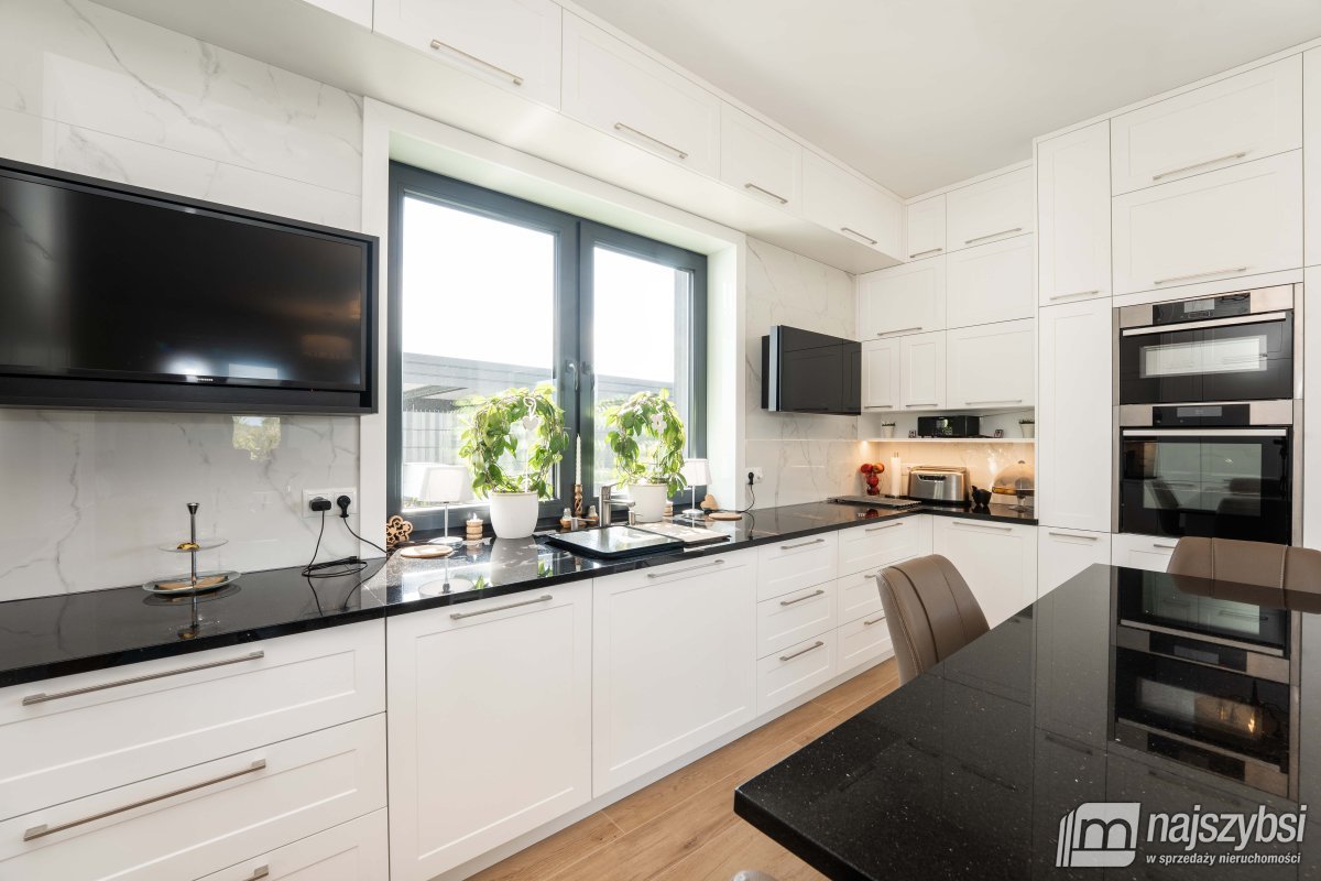 Ustronie Morskie- nowoczesny dom + 2 apartamenty (4)