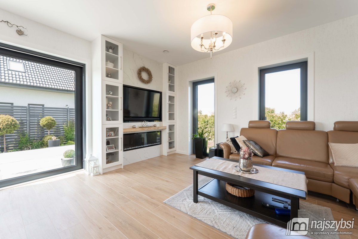 Ustronie Morskie- nowoczesny dom + 2 apartamenty (5)