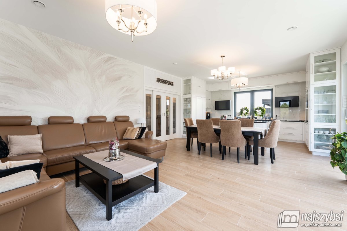 Ustronie Morskie- nowoczesny dom + 2 apartamenty (7)