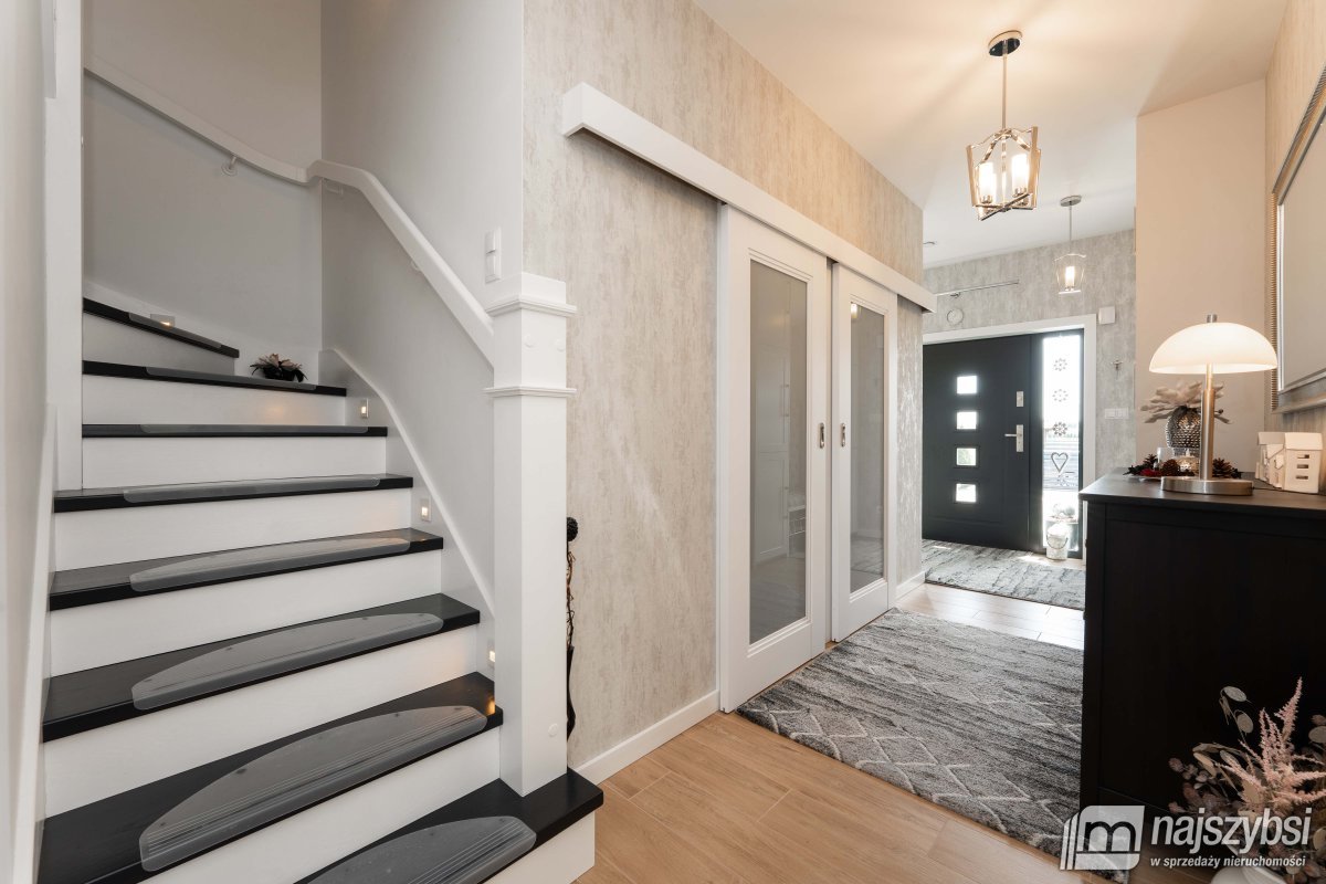 Ustronie Morskie- nowoczesny dom + 2 apartamenty (9)