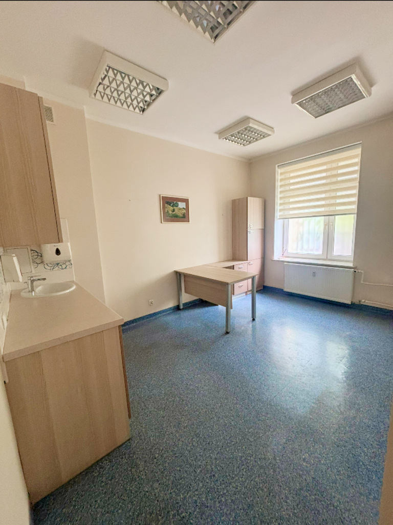 Do wynajęcia lokal - parter idealny na usługi (4)