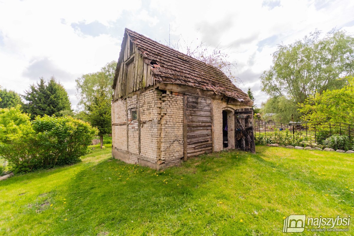 Chociwel - dom do remontu  z działką 711 m2 (16)