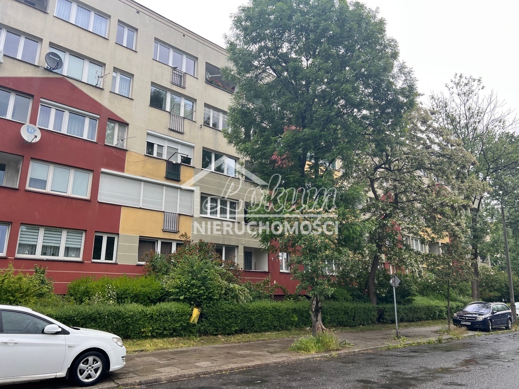 Legnica. 2 pokoje z balkonem (1)