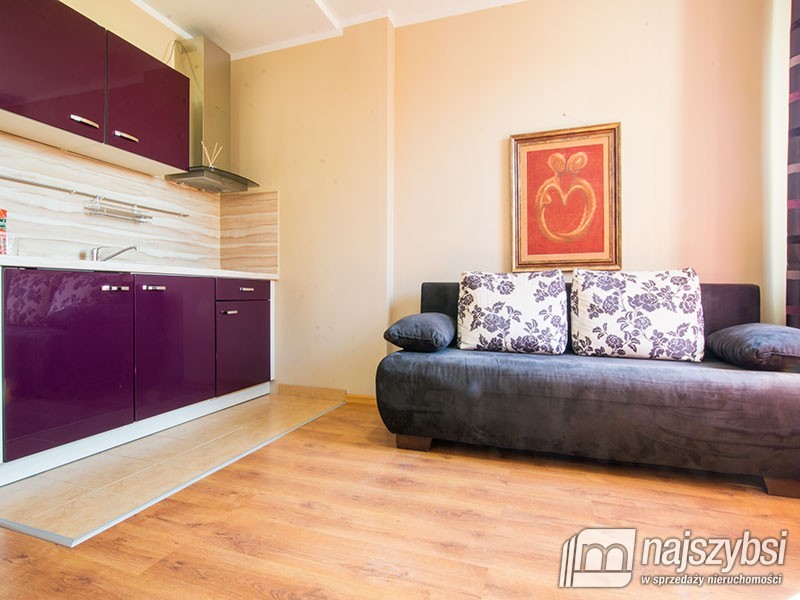 Dworek z pięknym widokiem. (13)