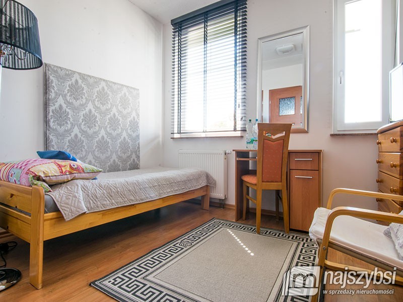 Dworek z pięknym widokiem. (15)