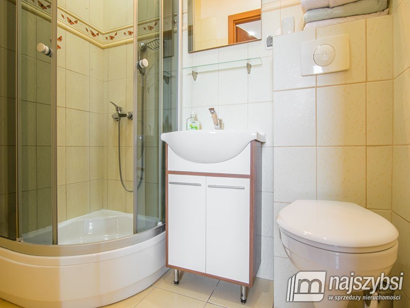 Dworek z pięknym widokiem. (16)