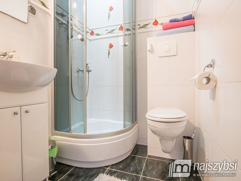 Dworek z pięknym widokiem. (18)