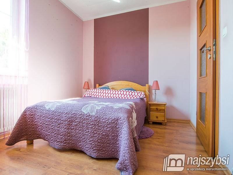 Dworek z pięknym widokiem. (19)