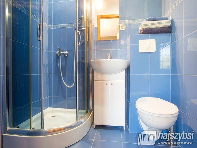 Dworek z pięknym widokiem. (24)