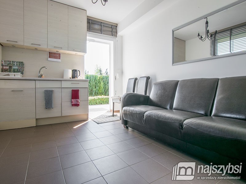 Dworek z pięknym widokiem. (31)