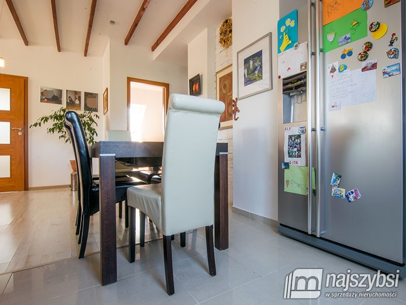 Dworek z pięknym widokiem. (4)