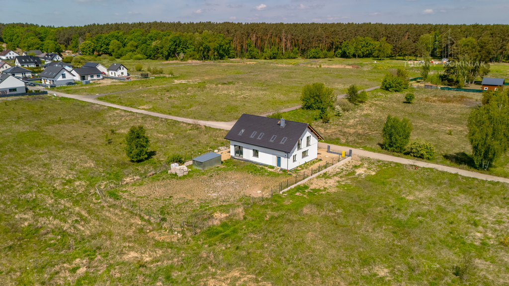 Urokliwy dom z garażem dwustanowiskowym (4)