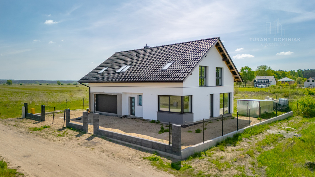 Urokliwy dom z garażem dwustanowiskowym (2)