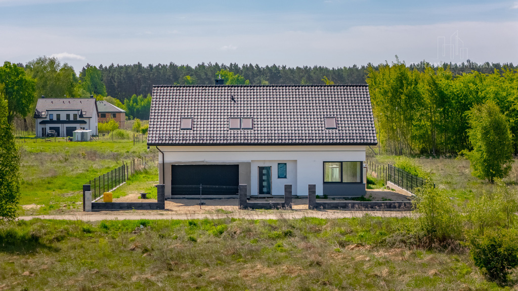 Urokliwy dom z garażem dwustanowiskowym (1)