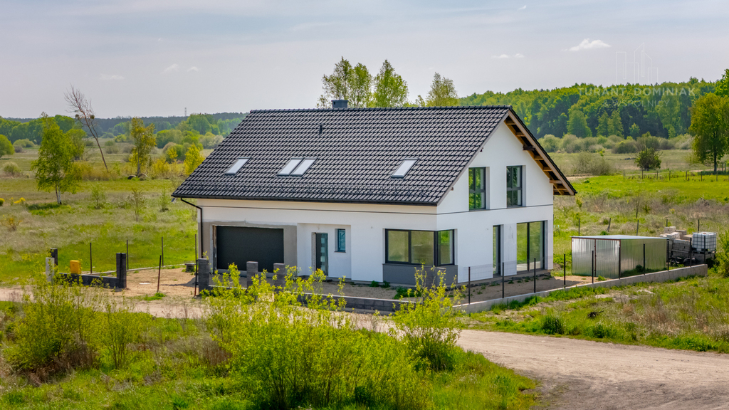Urokliwy dom z garażem dwustanowiskowym (3)
