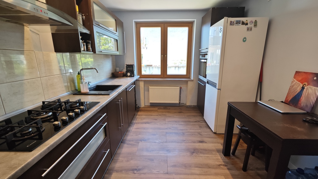 Zdroje, bliźniak, 4-5 pokoi, ogród, taras, garaż ! (12)