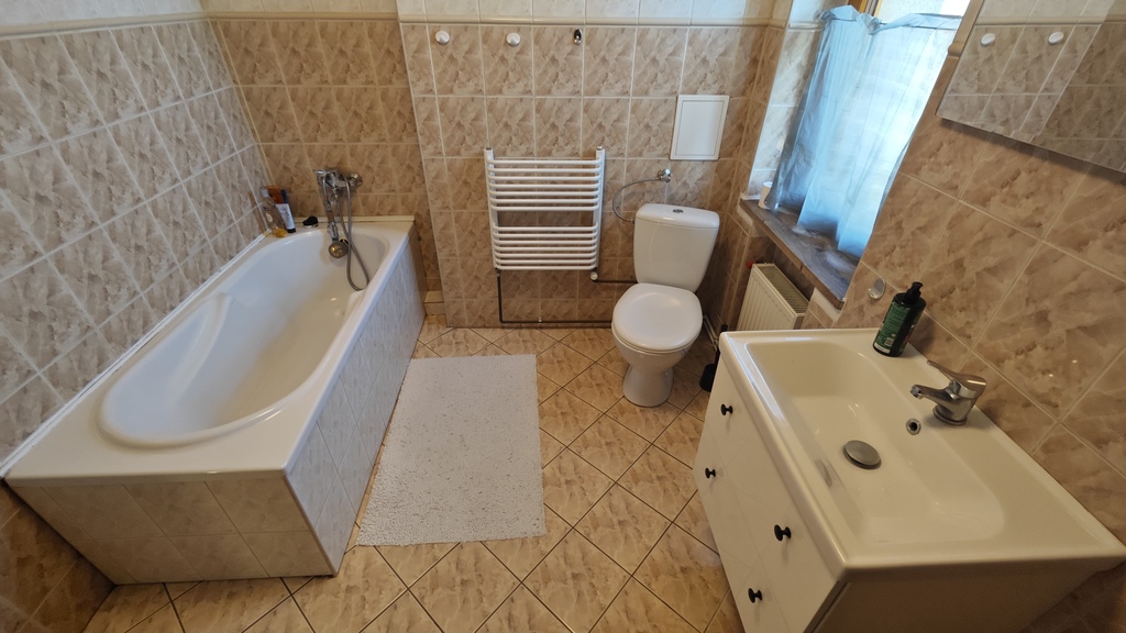 Zdroje, bliźniak, 4-5 pokoi, ogród, taras, garaż ! (24)