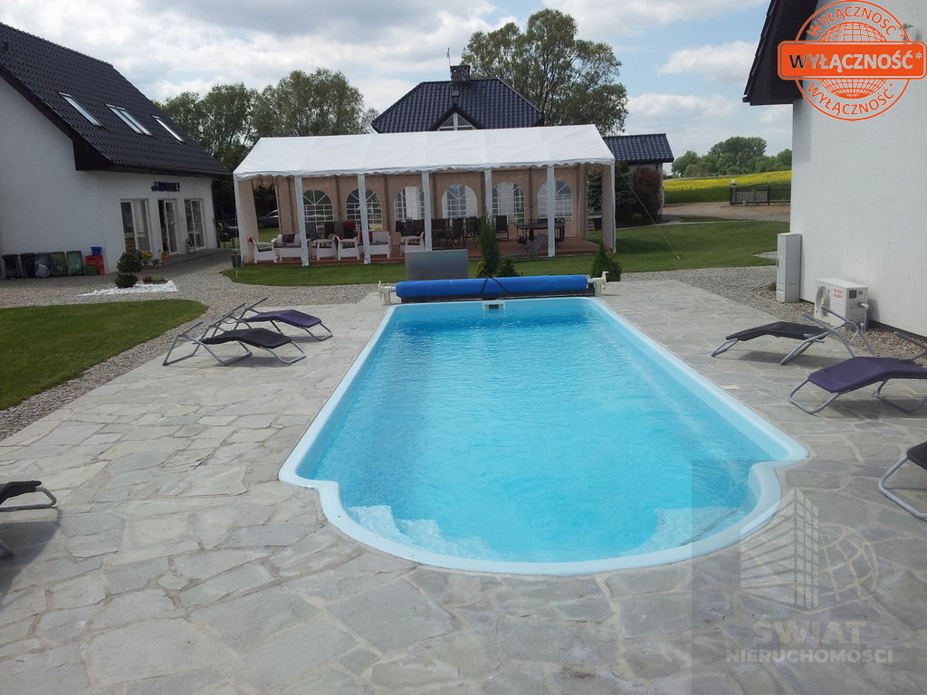 Na sprzedaż ośrodek wypoczynkowy nad jeziorem. (4)