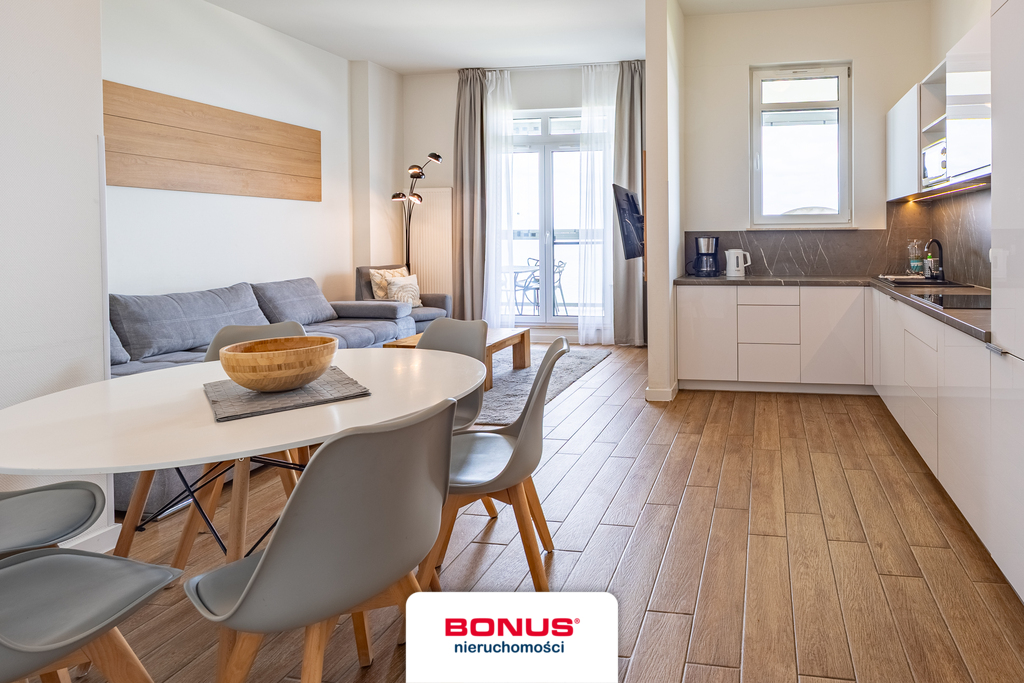 Apartament w pierwszej lini z pięknym widokiem. (11)