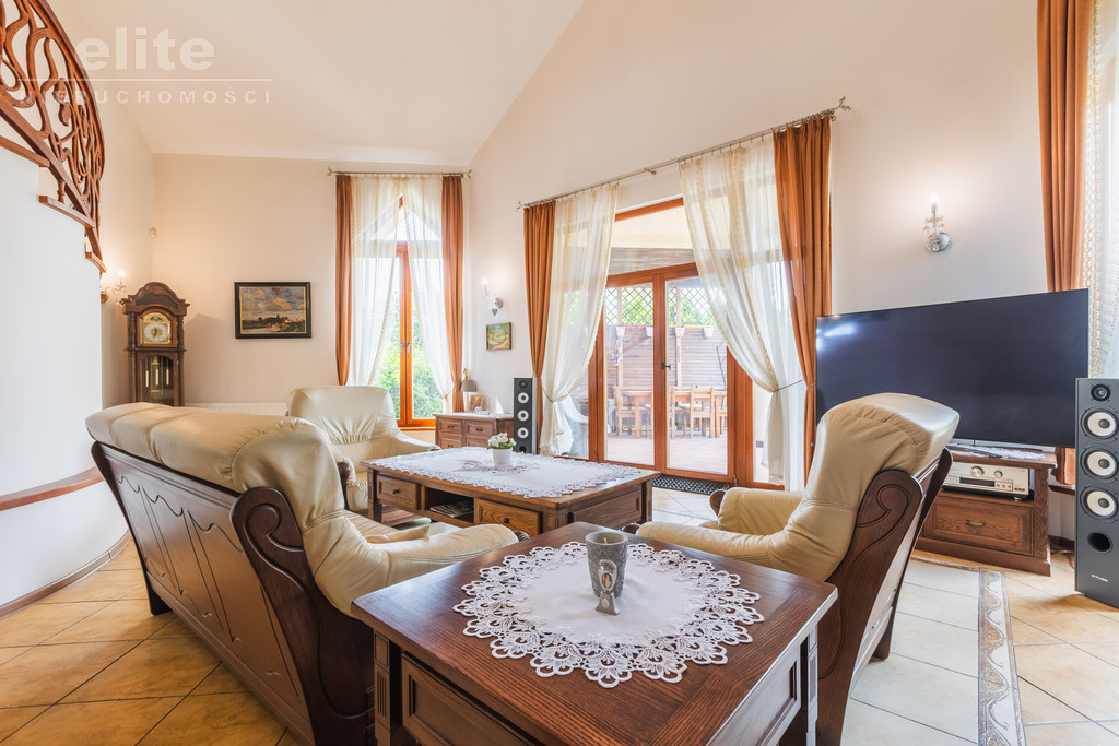 Ustowo na sprzedaż wolnostojący dom dz. 1521m2 (9)