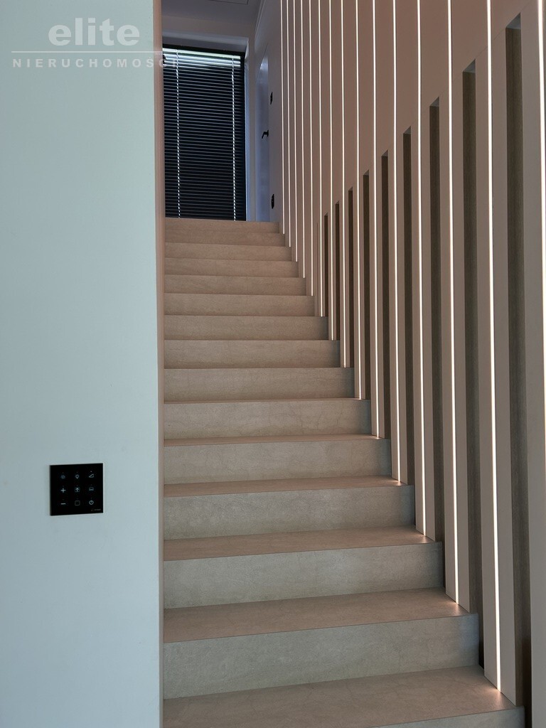 Warzymice komfortowy dom wolnostojący 238m2 (21)