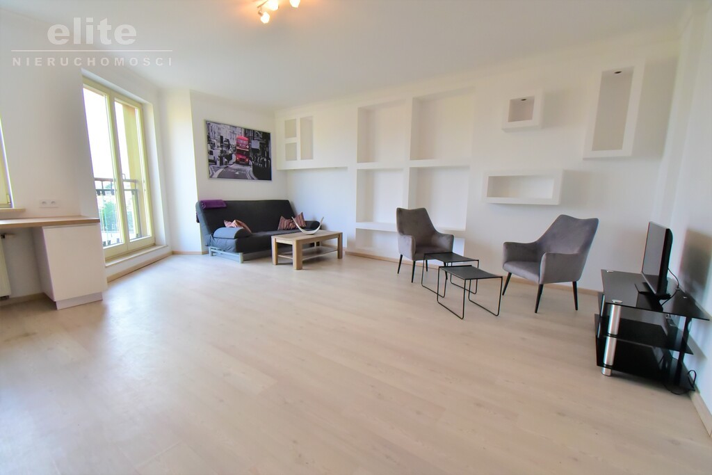 Jagiellońska blisko deptak, 107 m, 4 pok (2)