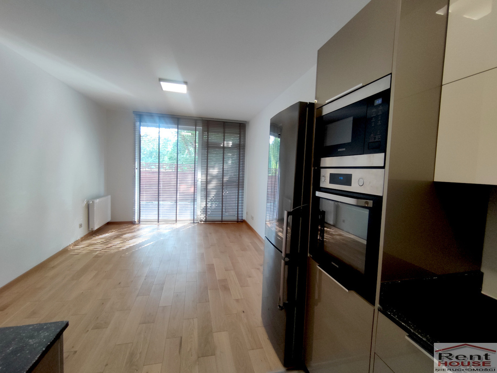 2 pokoje z tarasem, ogrodem, miejsce postojowe, (2)