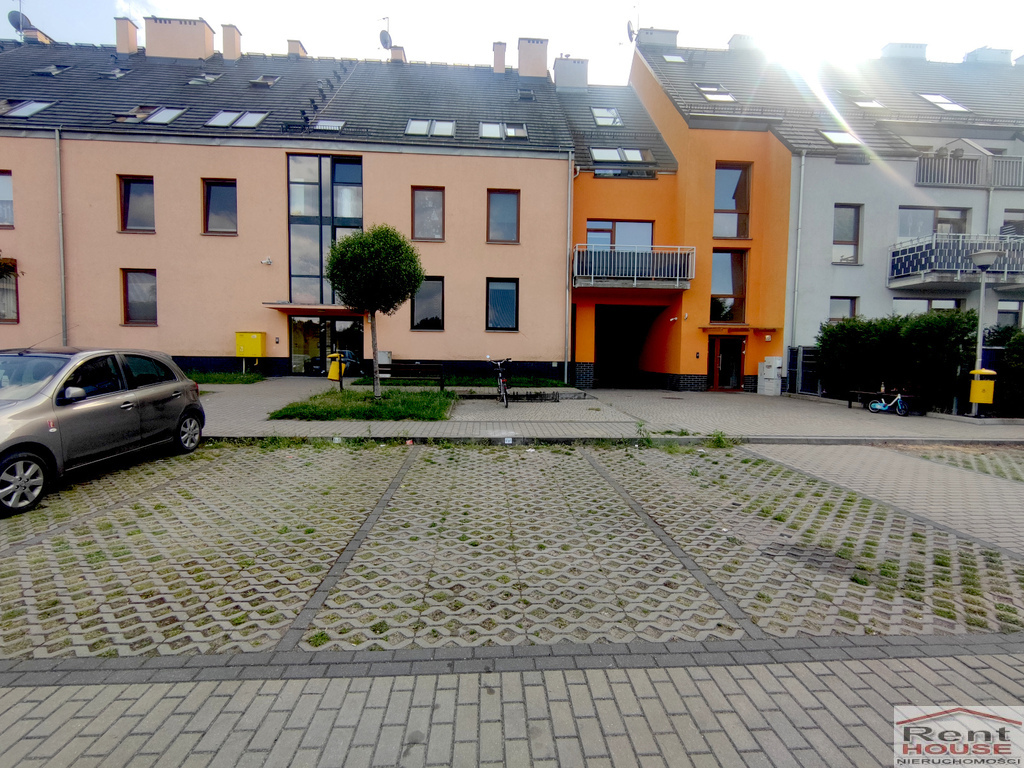 2 pokoje z tarasem, ogrodem, miejsce postojowe, (16)