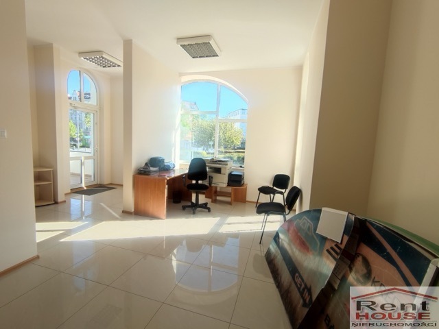 Lokal użytkowy, parter, wejście z ulicy, witryny (2)