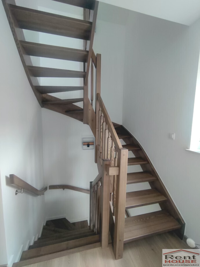 Całkowicie wykończony nowy bliźniak z garażem (9)