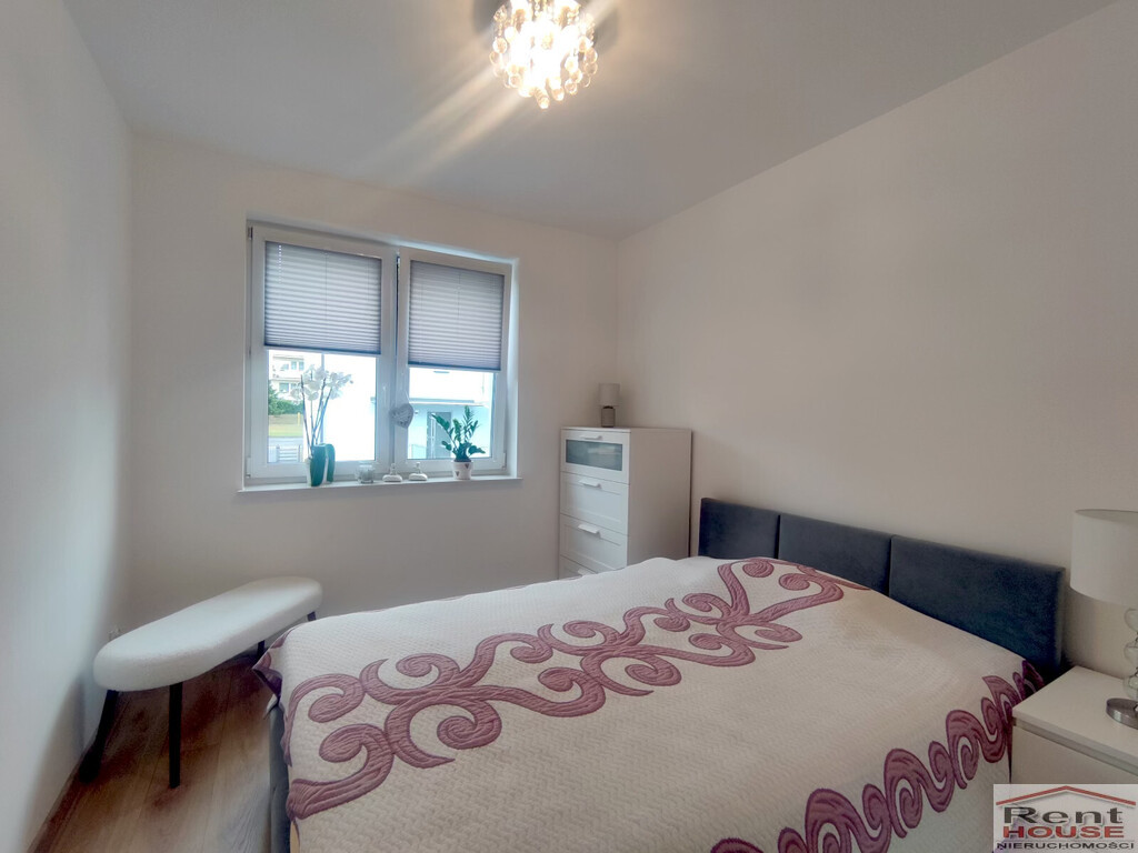 Całkowicie wykończony nowy bliźniak z garażem (10)