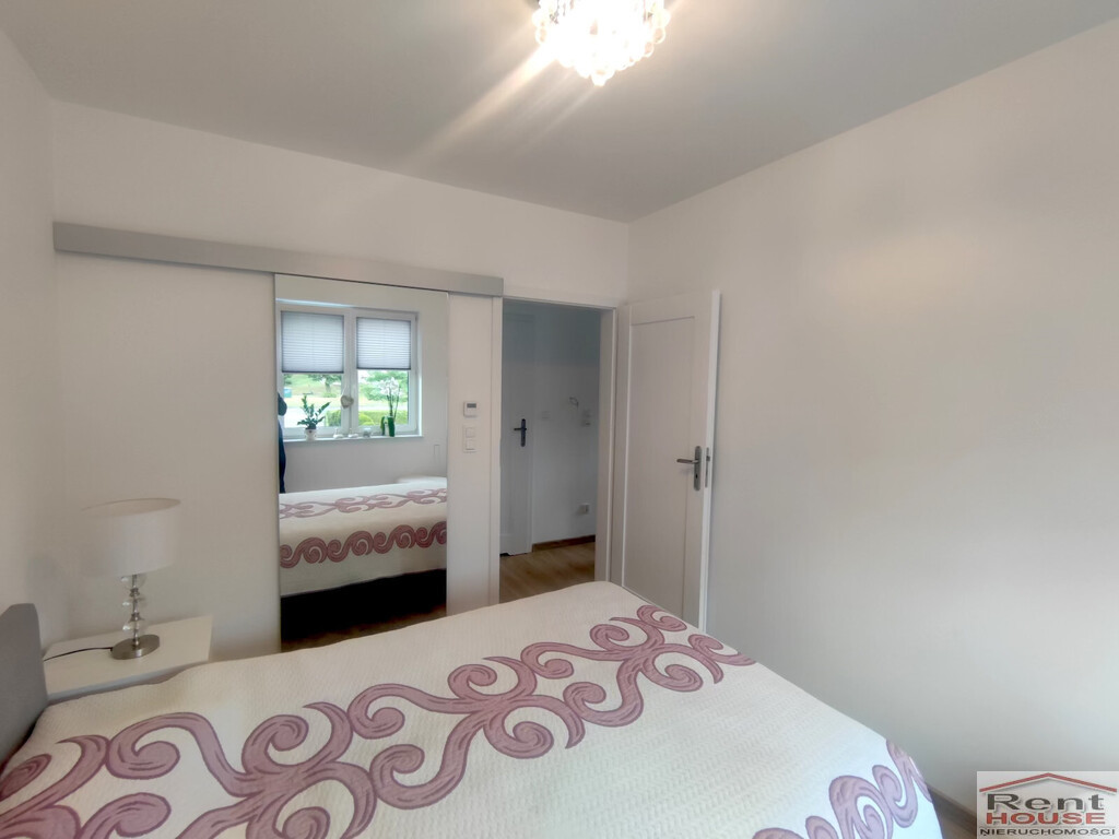 Całkowicie wykończony nowy bliźniak z garażem (11)