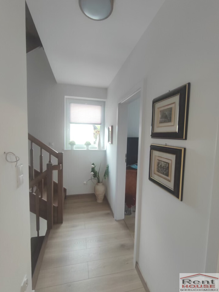 Całkowicie wykończony nowy bliźniak z garażem (12)