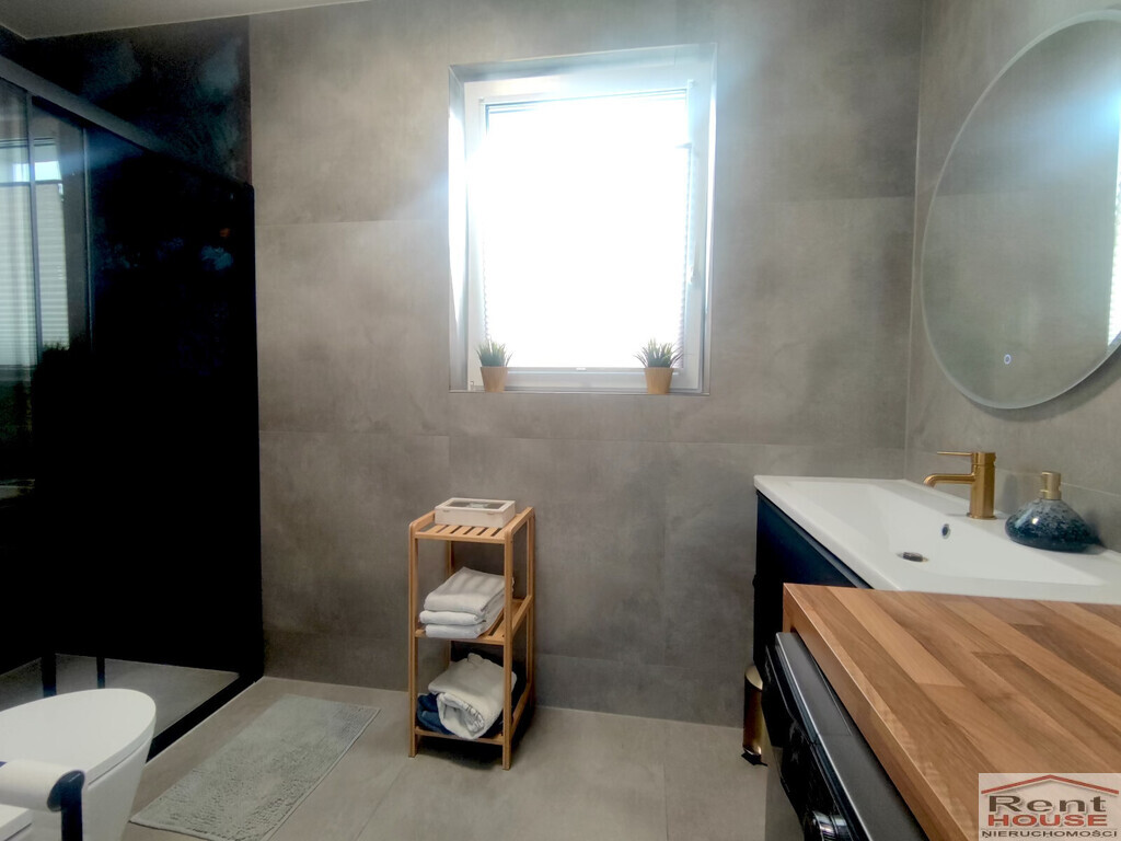 Całkowicie wykończony nowy bliźniak z garażem (15)