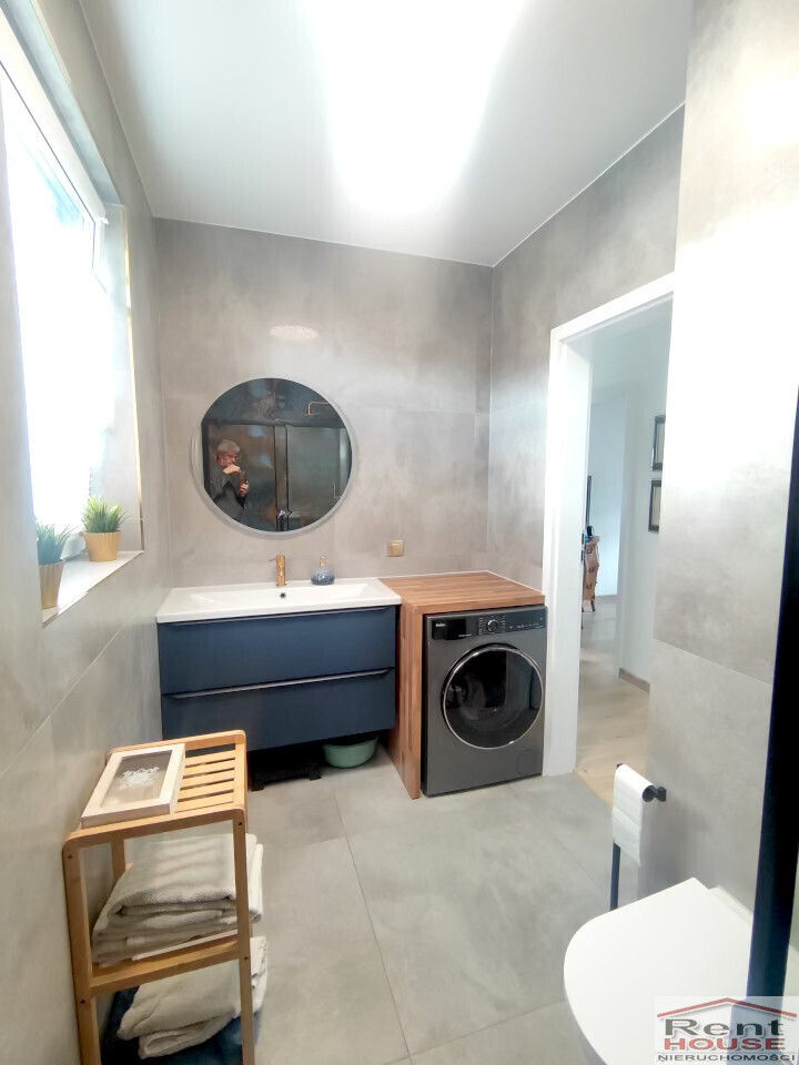 Całkowicie wykończony nowy bliźniak z garażem (18)