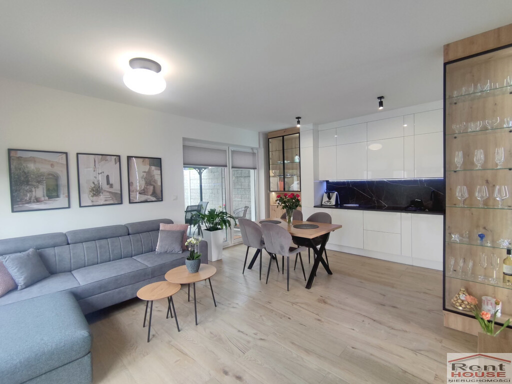 Całkowicie wykończony nowy bliźniak z garażem (1)