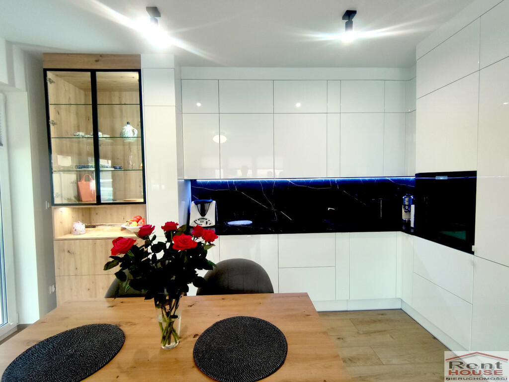 Całkowicie wykończony nowy bliźniak z garażem (4)